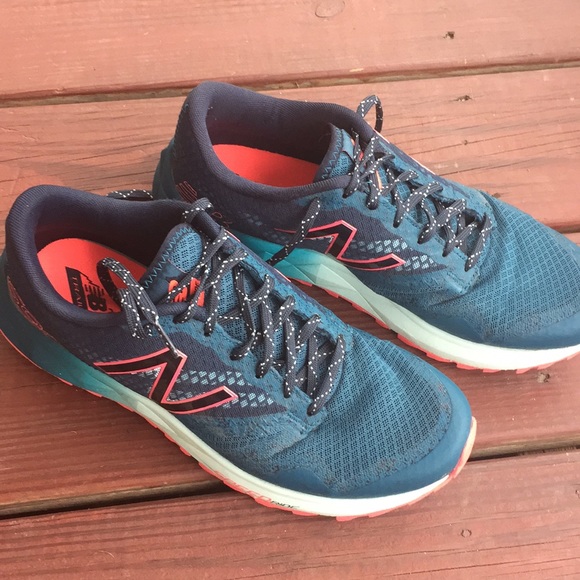 womens new balance 690v1